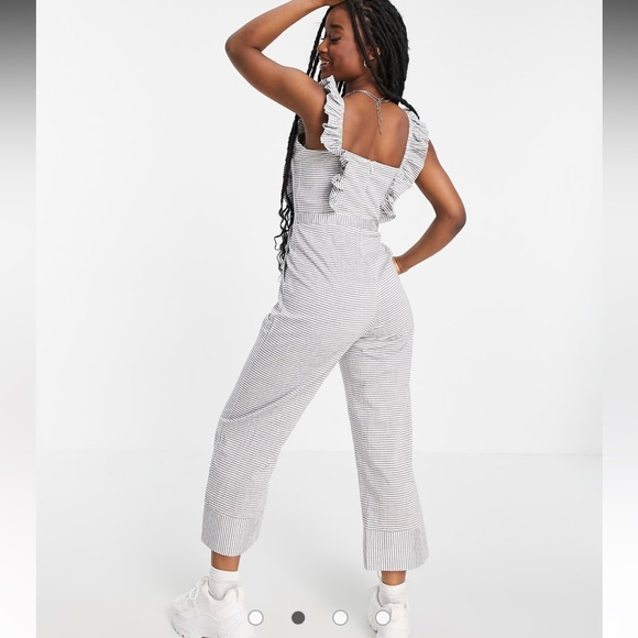 Missguided jumpsuit with frill front in stripe *LIGHT BROWN* - Picture 2 of 7